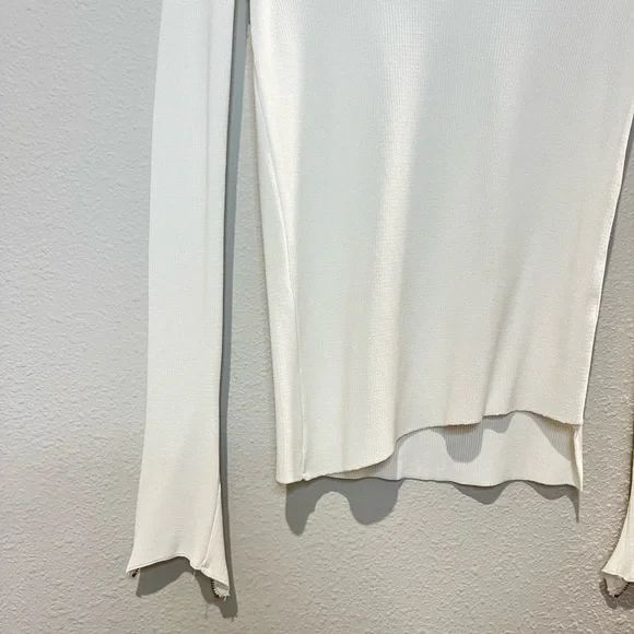 Ribbed Ivory/White Gold Zipper Top Size Small - Picture 7 of 10